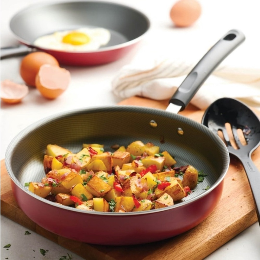 Red Non-Stick Cookware Set - Picture 5 of 9
